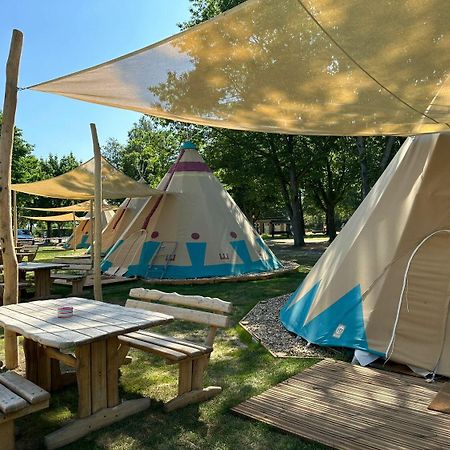 Tipi Illinois Apartment Falkenburg Exterior photo