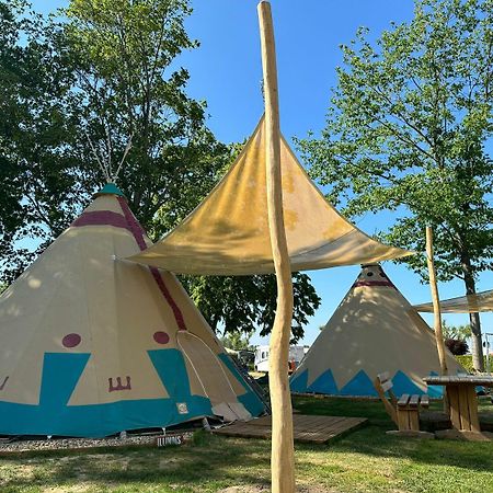Tipi Illinois Apartment Falkenburg Exterior photo